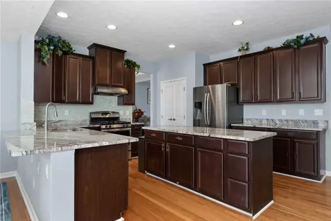 Kitchen - 9448 Aspen Brook Ct, Centerville, OH 45458 photo 2 of 6