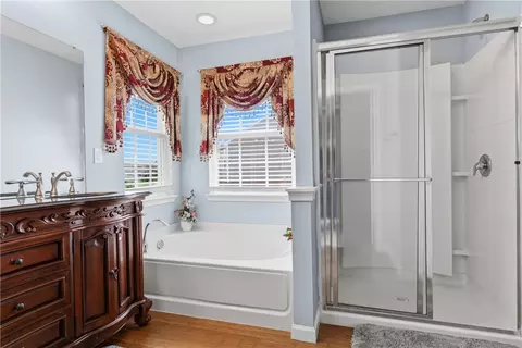 Bath - 9448 Aspen Brook Ct, Centerville, OH 45458 photo 3 of 5