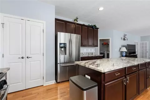 Kitchen - 9448 Aspen Brook Ct, Centerville, OH 45458 photo 4 of 6