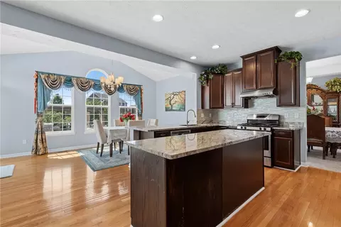 Kitchen - 9448 Aspen Brook Ct, Centerville, OH 45458 photo 3 of 6
