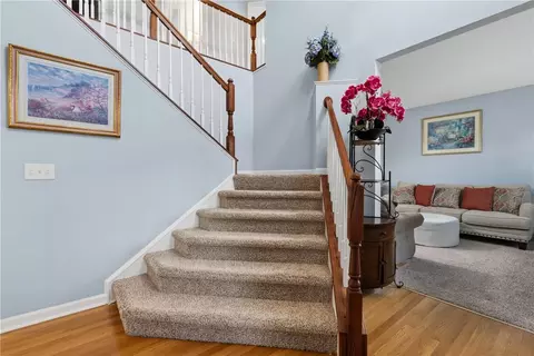 Entry Way - 9448 Aspen Brook Ct, Centerville, OH 45458 photo 2 of 8