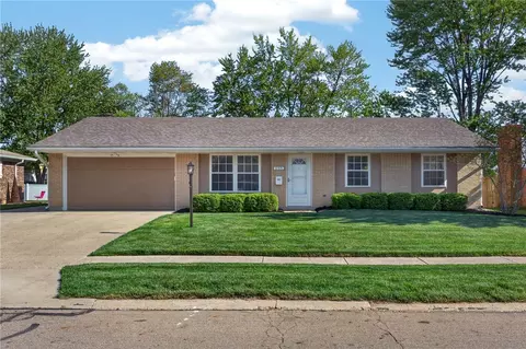 255 Chatham Dr, Fairborn, OH 45324