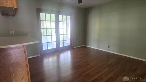 Living - 40 Walnut Pl, Springboro, OH 45066 photo 3 of 4