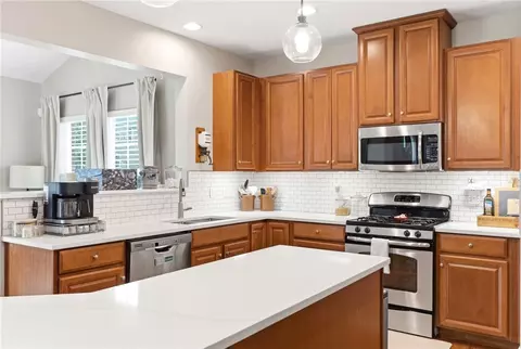 Kitchen - 10215 Morgan Grey Ct, Washington Township, OH 45458 photo 3 of 5