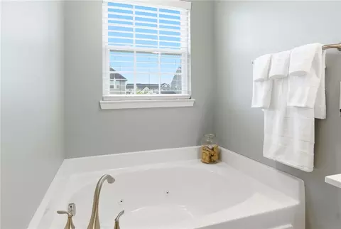 Bath - 10215 Morgan Grey Ct, Washington Township, OH 45458 photo 3 of 5