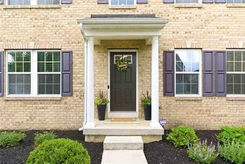 Exterior - 10215 Morgan Grey Ct, Washington Township, OH 45458 photo 2 of 10