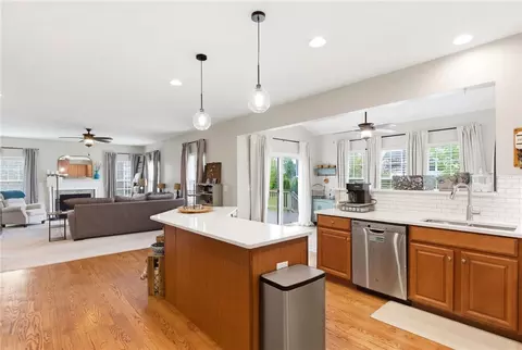 Kitchen - 10215 Morgan Grey Ct, Washington Township, OH 45458 photo 4 of 5