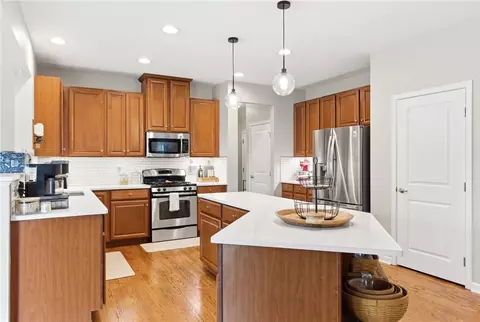 Kitchen - 10215 Morgan Grey Ct, Washington Township, OH 45458 photo 2 of 5