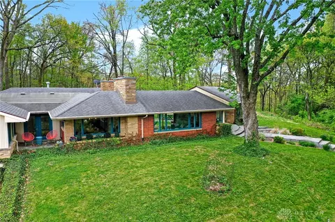 Exterior - 3183 Locust Camp Rd, Kettering, OH 45419 photo 16 of 19