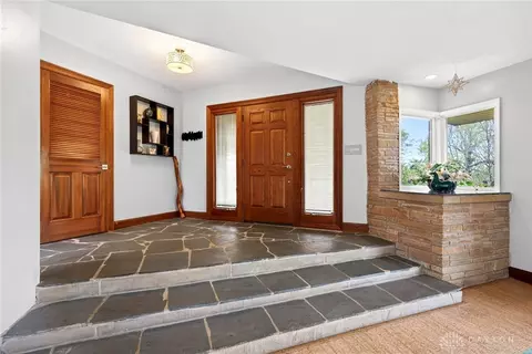 Entry Way - 3183 Locust Camp Rd, Kettering, OH 45419 photo 2 of 4