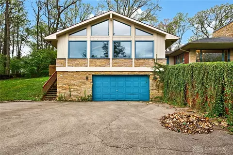 Exterior - 3183 Locust Camp Rd, Kettering, OH 45419 photo 2 of 19