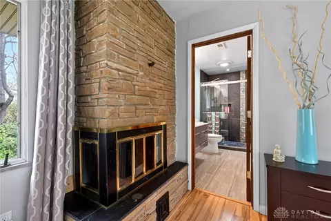 Entry Way - 3183 Locust Camp Rd, Kettering, OH 45419 photo 3 of 4