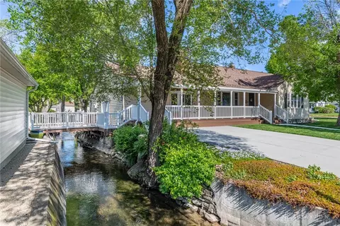 131 N Maple Ave, Fairborn, OH 45324