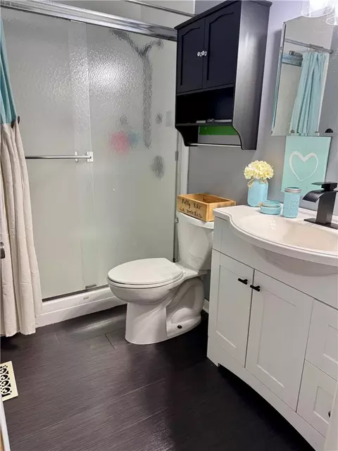 Bath - 917 Garrison Ave, Kettering, OH 45429 photo 4 of 5