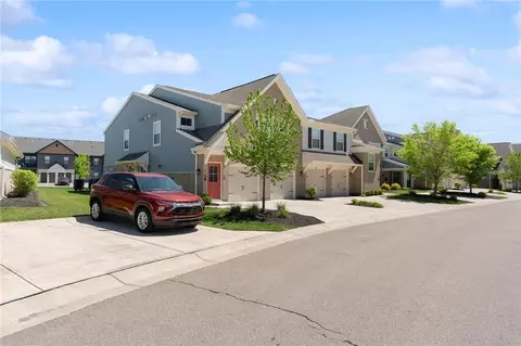 88 Old Pond Rd, Springboro, OH 45066