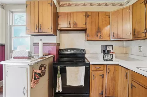 Kitchen - 1444 Eagle City Rd, Springfield, OH 45504 photo 1 of 2