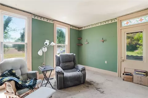 Living - 1444 Eagle City Rd, Springfield, OH 45504 photo 6 of 6