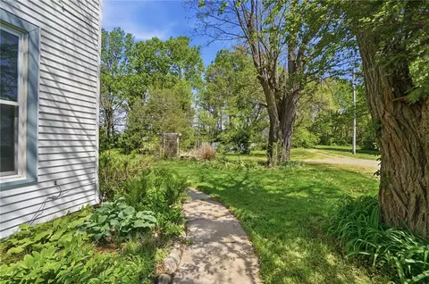 Exterior - 1444 Eagle City Rd, Springfield, OH 45504 photo 6 of 11