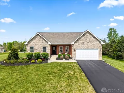 6143 Ross Rd, New Carlisle, OH 45344