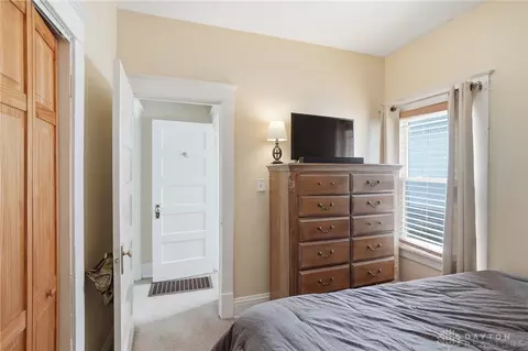 1382 W Galbraith Rd, Cincinnati, OH 45231 photo 12