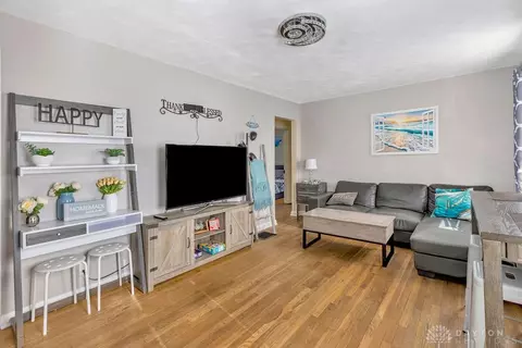 Living - 1537 Cardington Rd, Dayton, OH 45409 photo 3 of 4