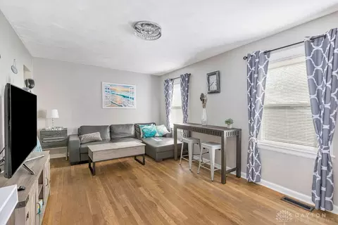 Living - 1537 Cardington Rd, Dayton, OH 45409 photo 1 of 4