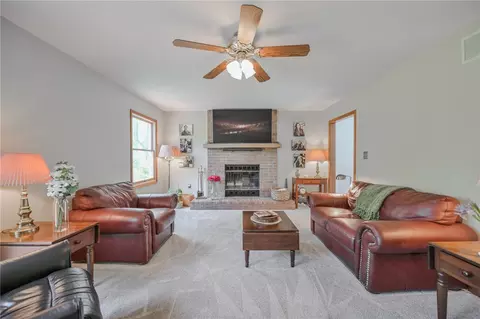 660 W Eva Cir, Springfield, OH 45504 photo 9