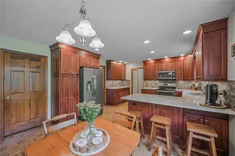 660 W Eva Cir, Springfield, OH 45504 photo 12