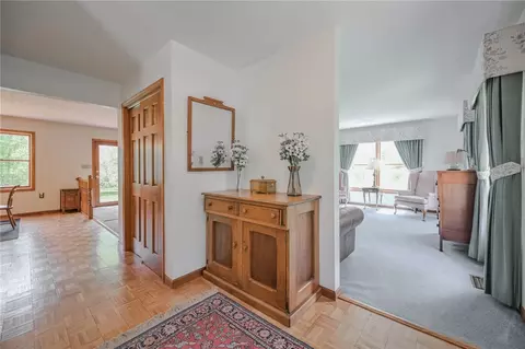 660 W Eva Cir, Springfield, OH 45504 photo 7