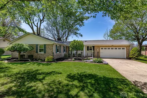 8 Maple Ln, Arcanum, OH 45304