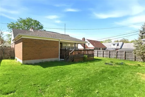 Exterior - 3312 Fairway Dr, Kettering, OH 45409 photo 5 of 10