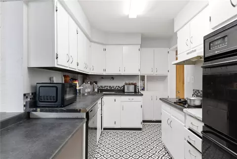 Kitchen - 3312 Fairway Dr, Kettering, OH 45409 photo 2 of 3