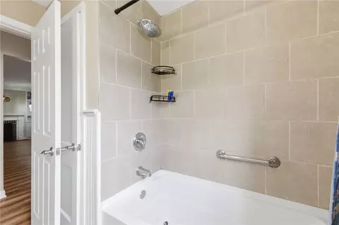 Bath - 3312 Fairway Dr, Kettering, OH 45409 photo 2 of 3