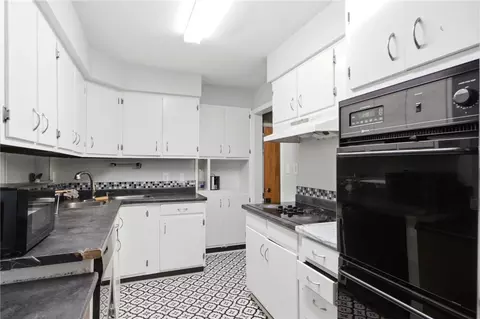 Kitchen - 3312 Fairway Dr, Kettering, OH 45409 photo 2 of 2