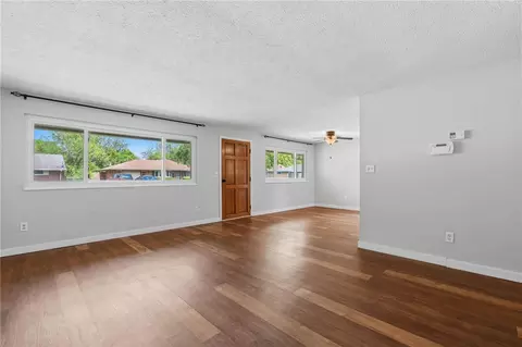Living - 3690 Endover Rd, Dayton, OH 45439 photo 3 of 6