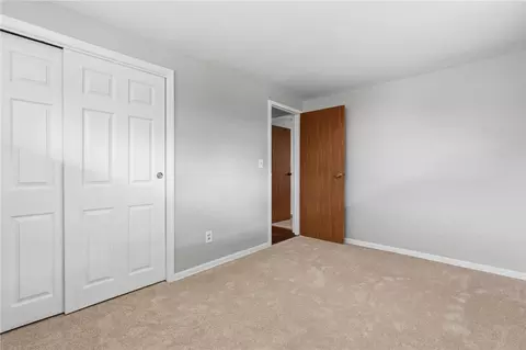 Bedroom - 3690 Endover Rd, Dayton, OH 45439 photo 4 of 6