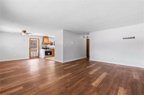 Living - 3690 Endover Rd, Dayton, OH 45439 photo 4 of 6