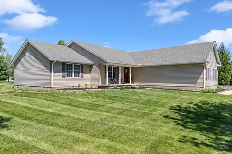 70 Dutch Creek Dr, Wilmington, OH 45177