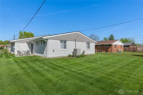 Exterior - 2716 Horstman Dr, Kettering, OH 45429 photo 7 of 9