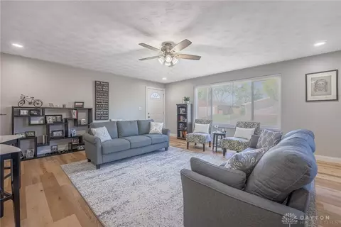 Living - 2716 Horstman Dr, Kettering, OH 45429 photo 2 of 4