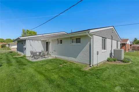 Exterior - 2716 Horstman Dr, Kettering, OH 45429 photo 5 of 9