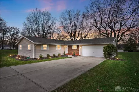 536 Munster Dr, Fayetteville, OH 45118