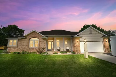 295 Leslie Dr, Wilmington, OH 45177