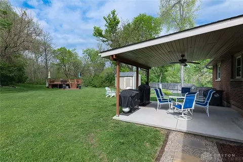 Exterior - 7057 Howard Rd, Franklin, OH 45005 photo 3 of 10