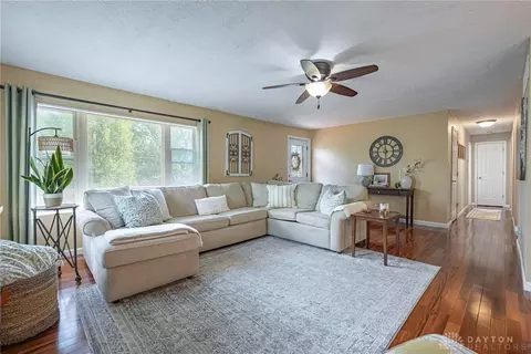 Living - 7057 Howard Rd, Franklin, OH 45005 photo 3 of 3