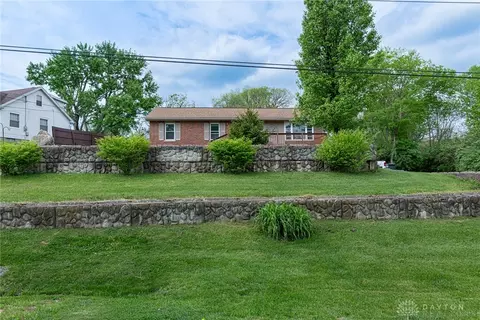 7057 Howard Rd, Franklin, OH 45005