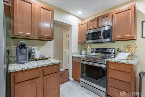 Kitchen - 7057 Howard Rd, Franklin, OH 45005 photo 5 of 5