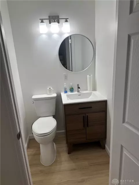 Bath - 758 Oneida Dr, Springfield, OH 45502 photo 1 of 5