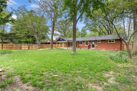Exterior - 4855 Arrowhead Dr, Kettering, OH 45440 photo 6 of 9