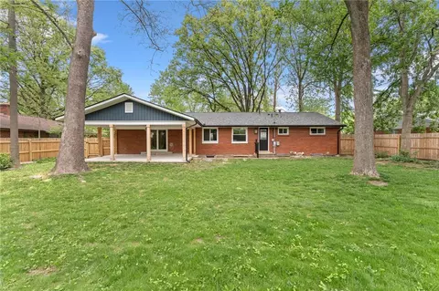Exterior - 4855 Arrowhead Dr, Kettering, OH 45440 photo 4 of 9